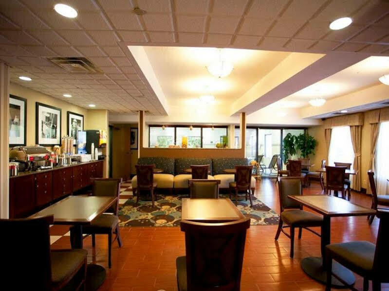 Hampton Inn Port Huron Bagian luar foto